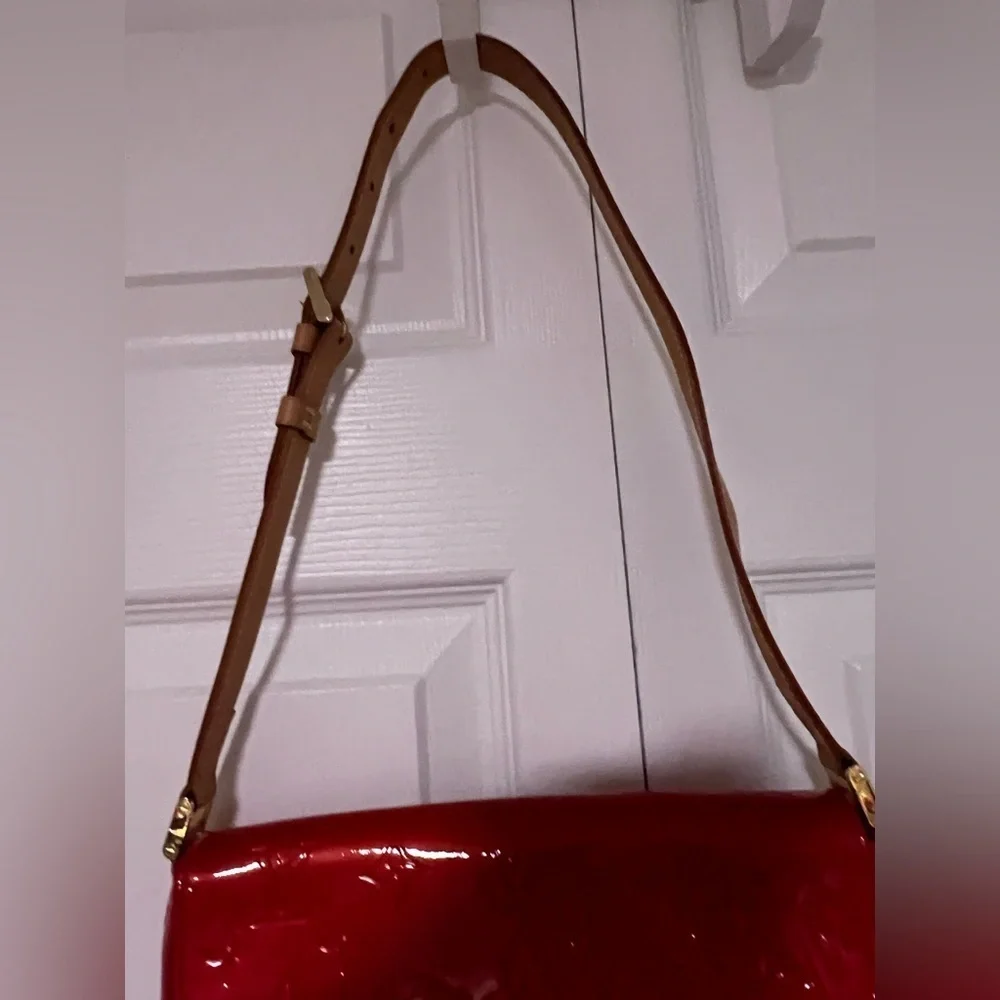 Louis Vuitton Monogram Vernis Thompson Street Shoulder Bag in Red Patent Leather